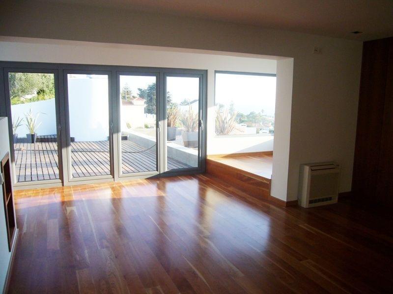 5 bedroom villa with a swimming pool