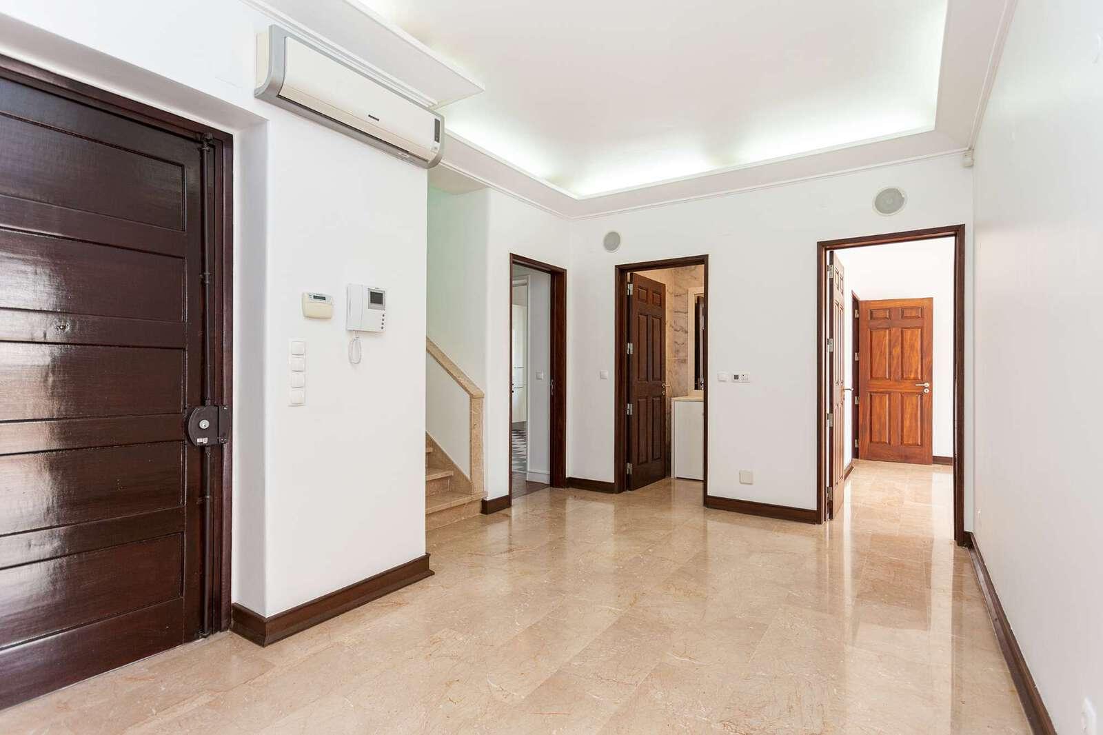 Moradia Isolada T7 com piscina, Restelo, Lisboa - Imagem 3