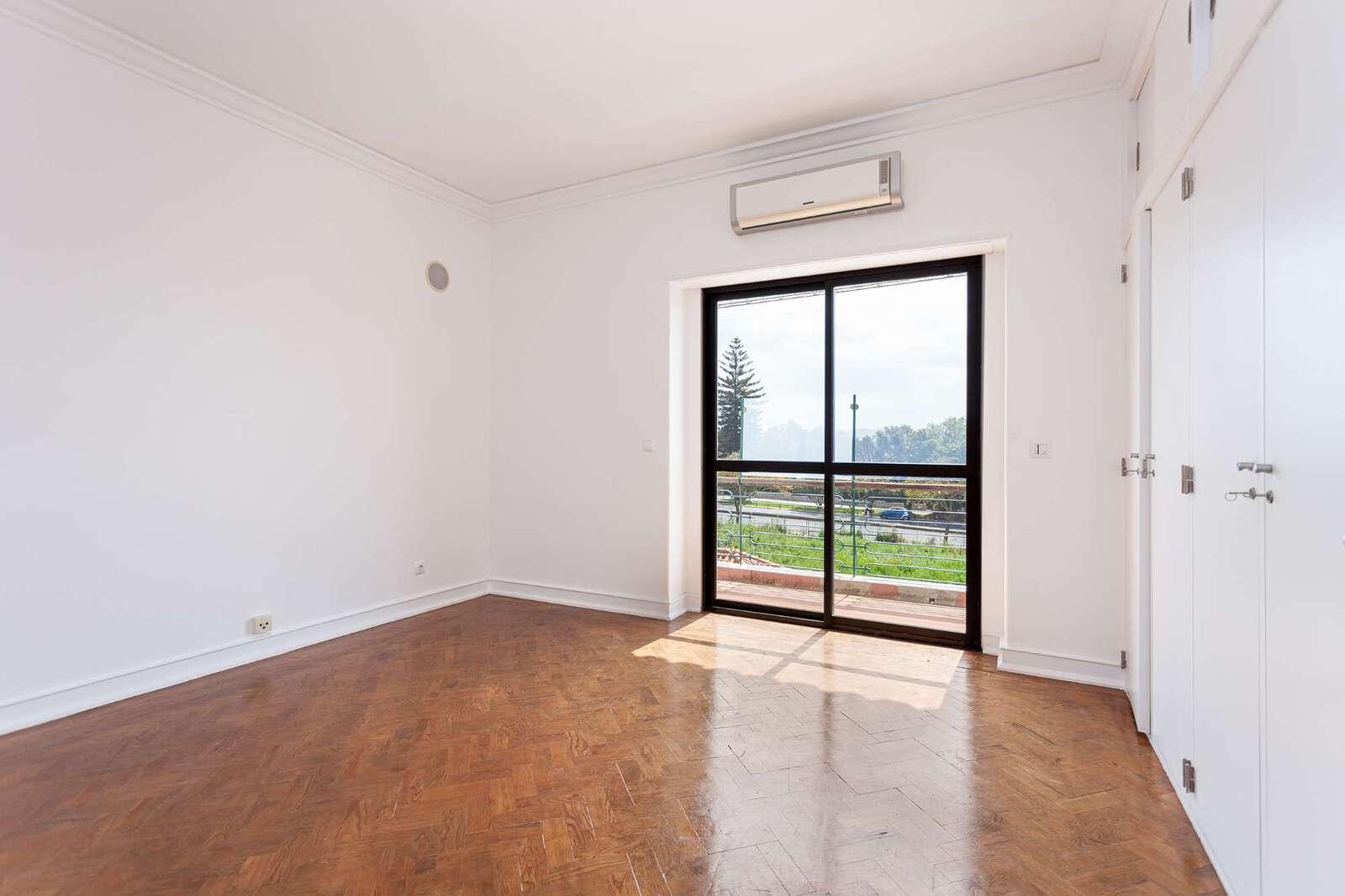 Moradia Isolada T7 com piscina, Restelo, Lisboa - Imagem 13