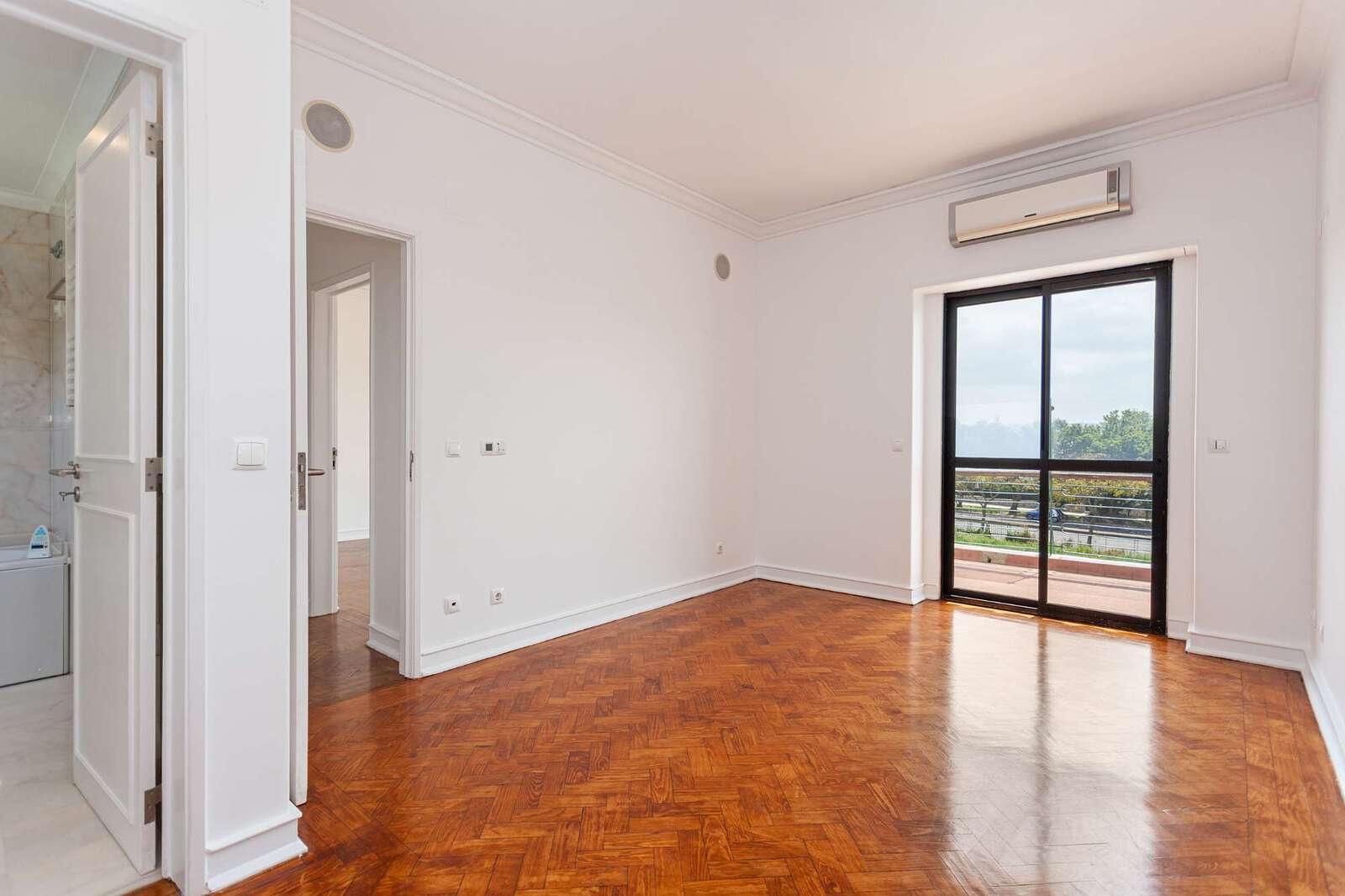 Moradia Isolada T7 com piscina, Restelo, Lisboa - Imagem 15