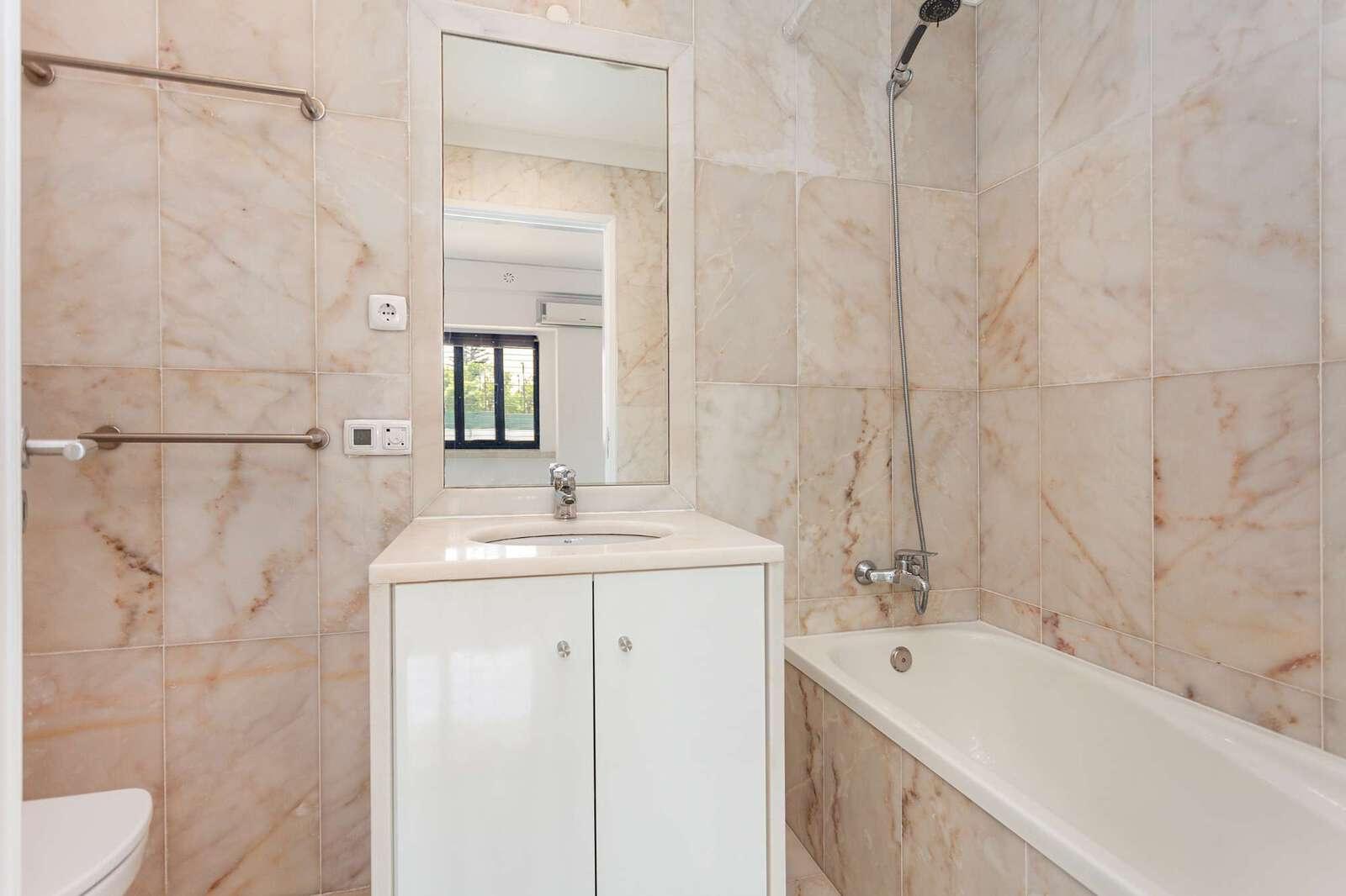 Moradia Isolada T7 com piscina, Restelo, Lisboa - Imagem 16