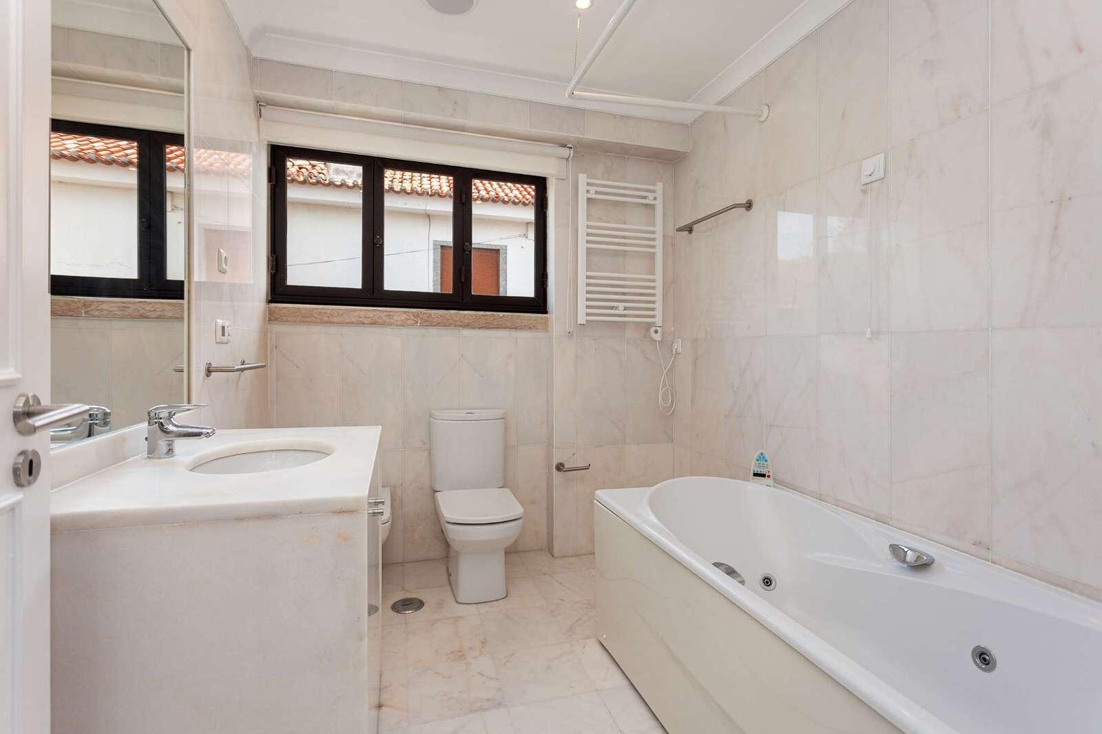 Moradia Isolada T7 com piscina, Restelo, Lisboa - Imagem 11