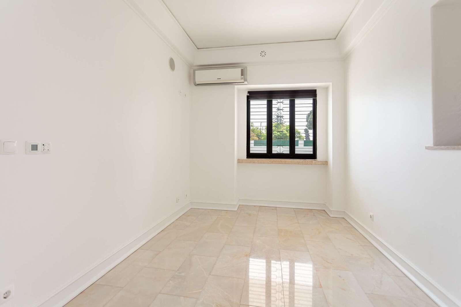 Moradia Isolada T7 com piscina, Restelo, Lisboa - Imagem 20