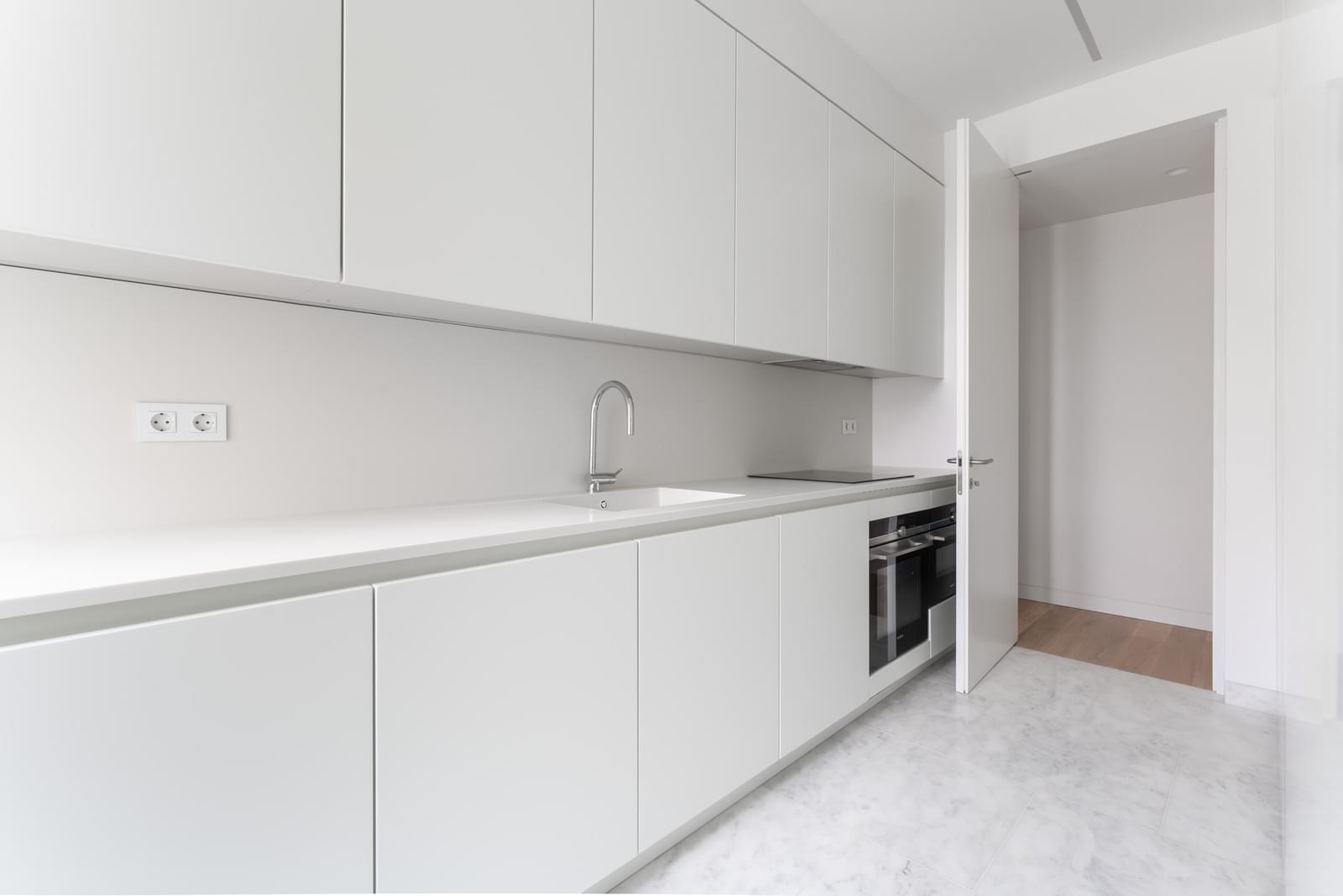 3 Bedroom Apartment with garden, Estrela, Lisboa - Image 5