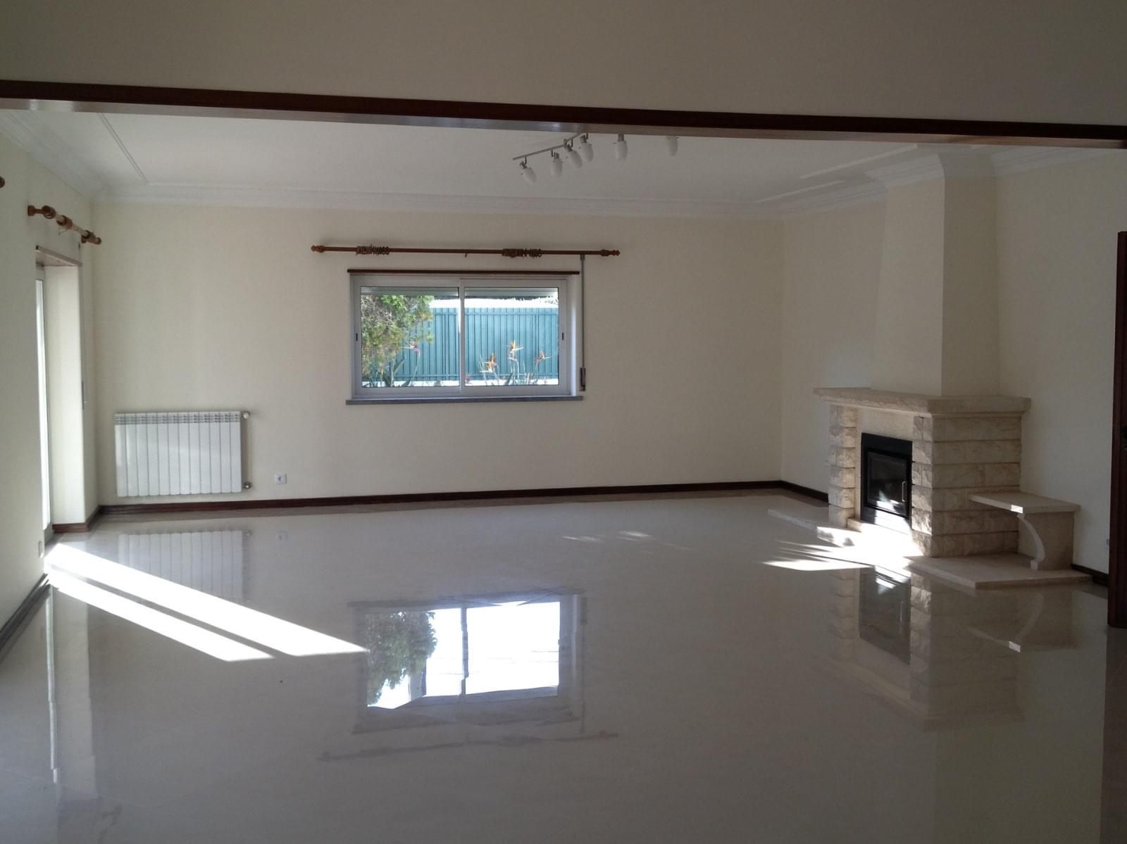 Moradia T5 com piscina, Areia, Cascais - Imagem 2