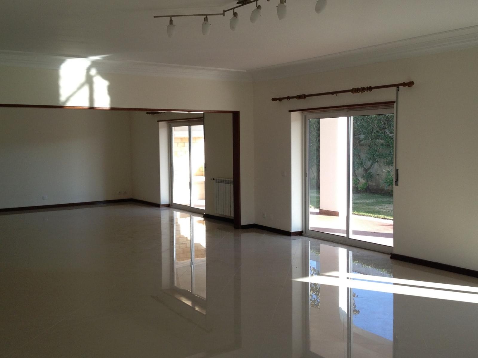 Moradia T5 com piscina, Areia, Cascais - Imagem 5