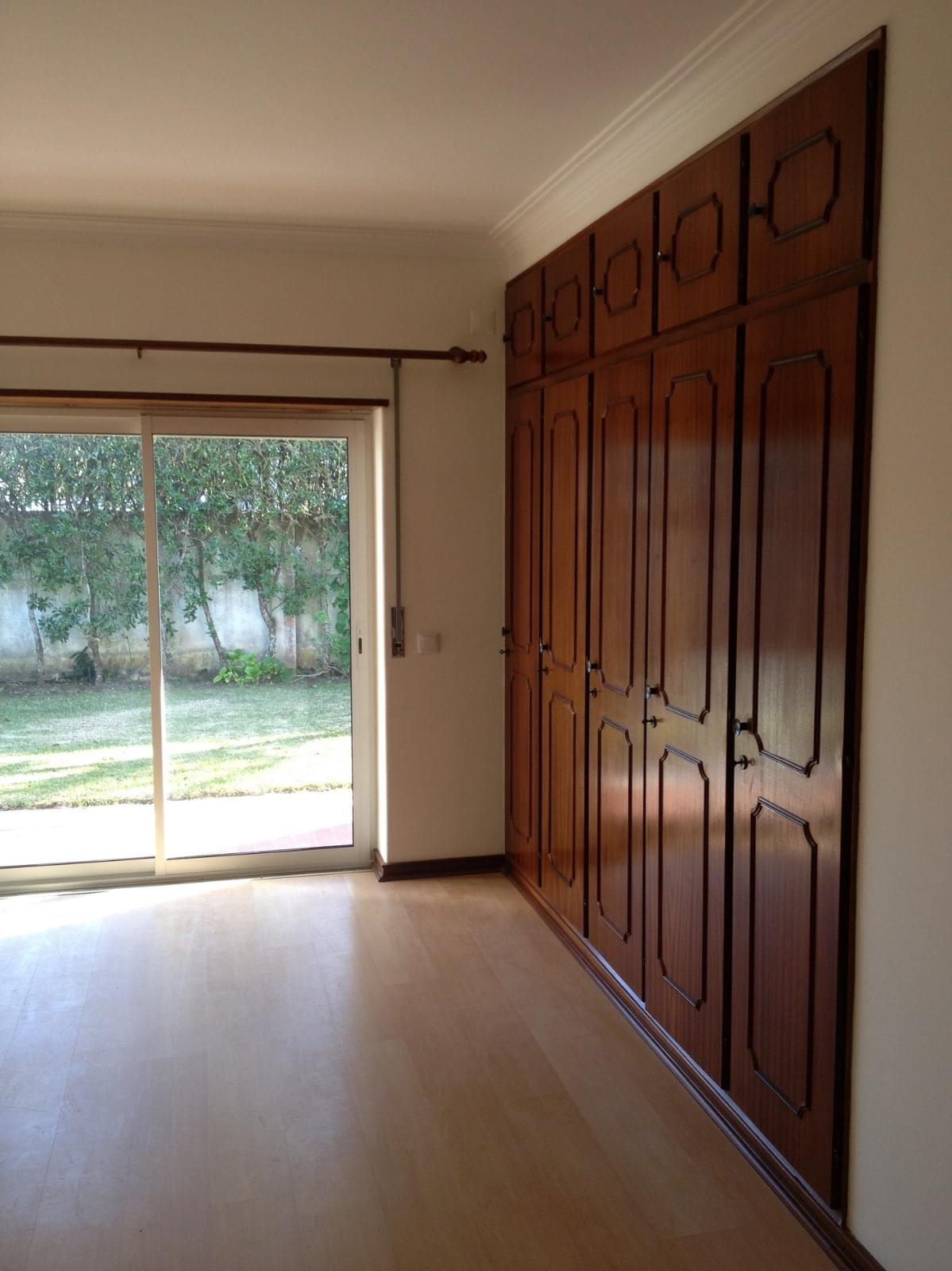 Moradia T5 com piscina, Areia, Cascais - Imagem 10