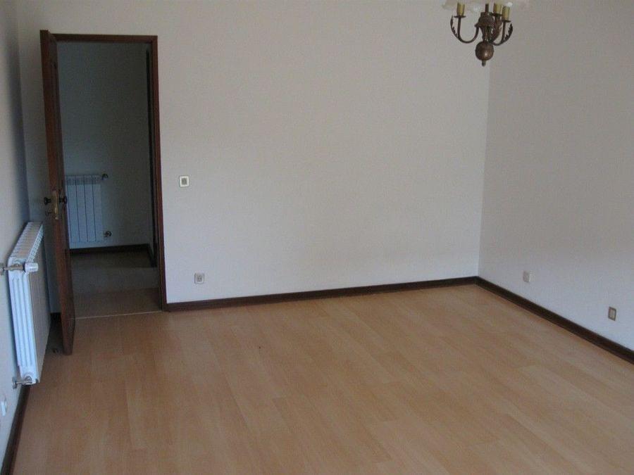 Moradia T5 com piscina, Areia, Cascais - Imagem 9