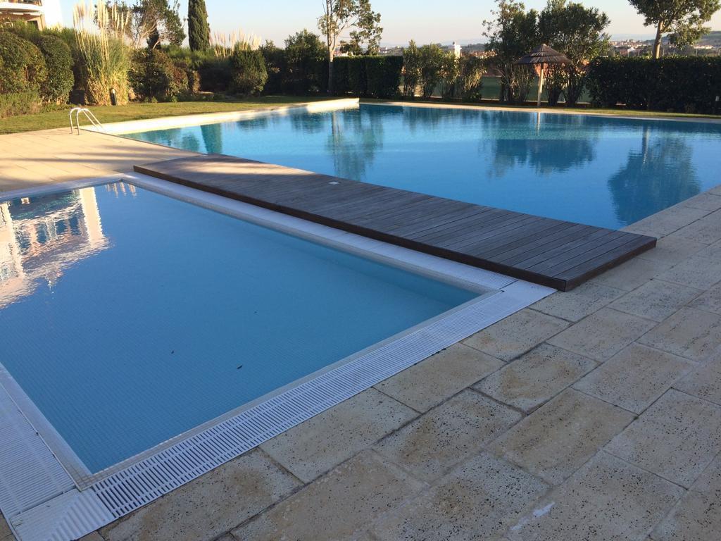 Appartement T3 avec piscine dans un condominium fermé