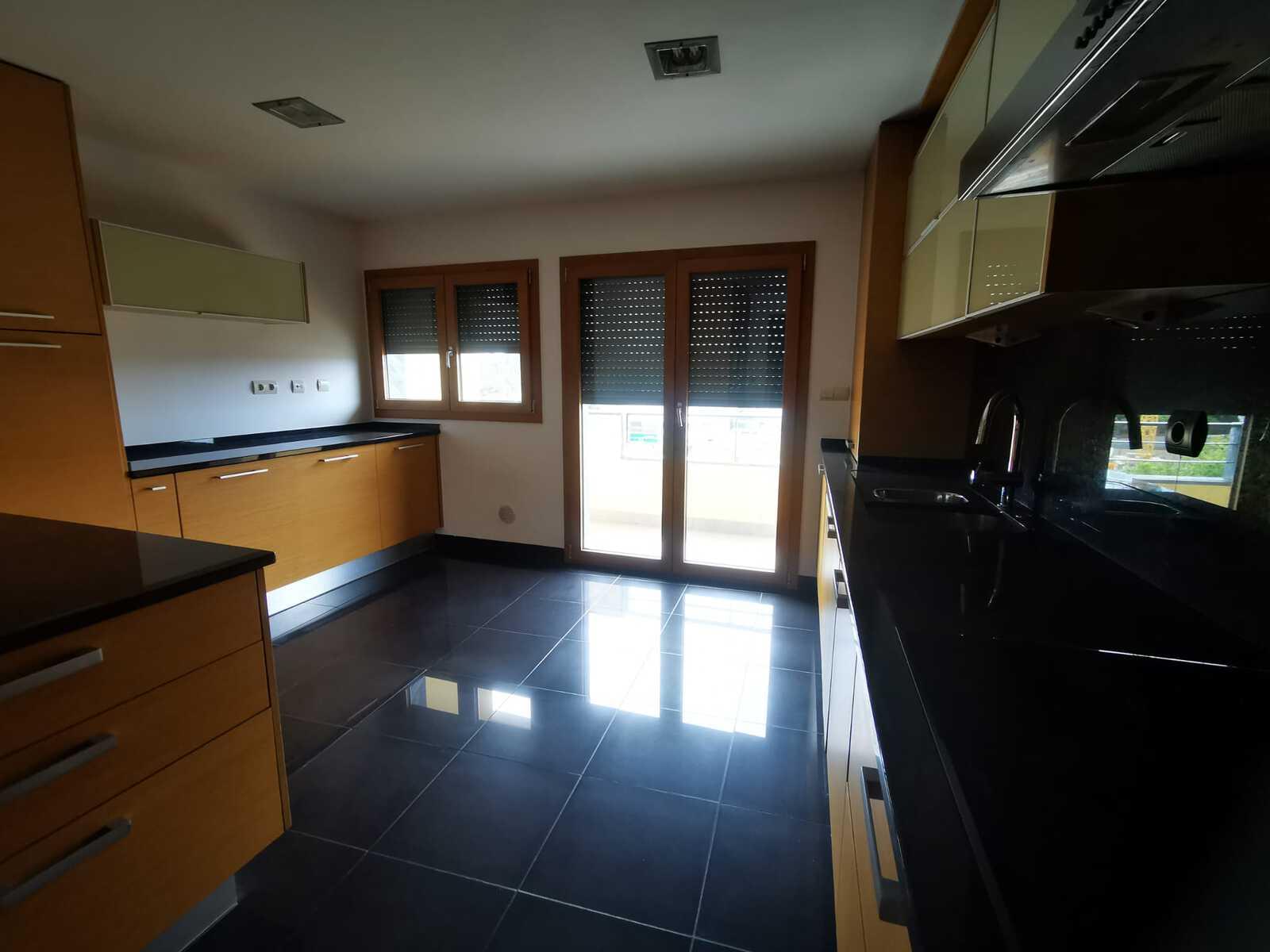 Apartamento T3 com estacionamento, Amoreira, Cascais - Imagem 13