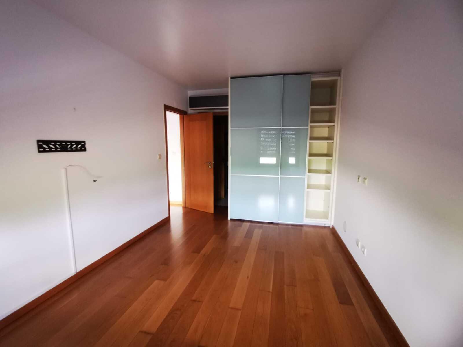 Apartamento T3 com estacionamento, Amoreira, Cascais - Imagem 17