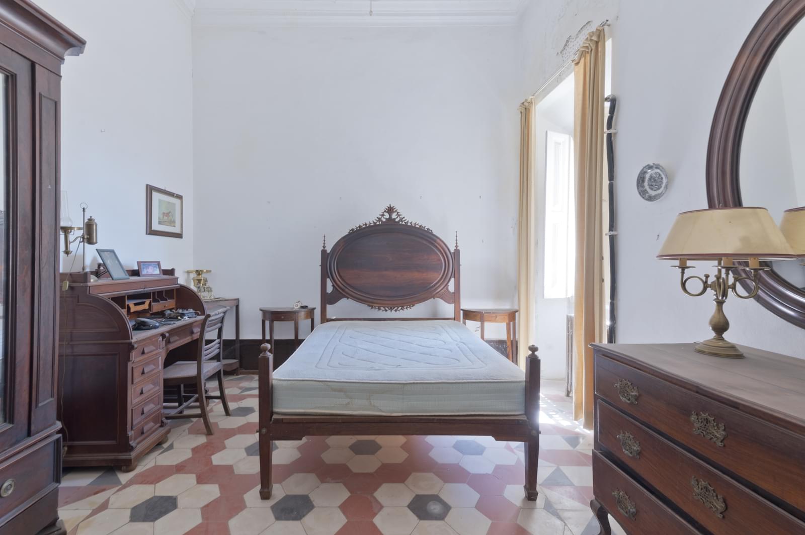 Mansion, Elvas - Image 15