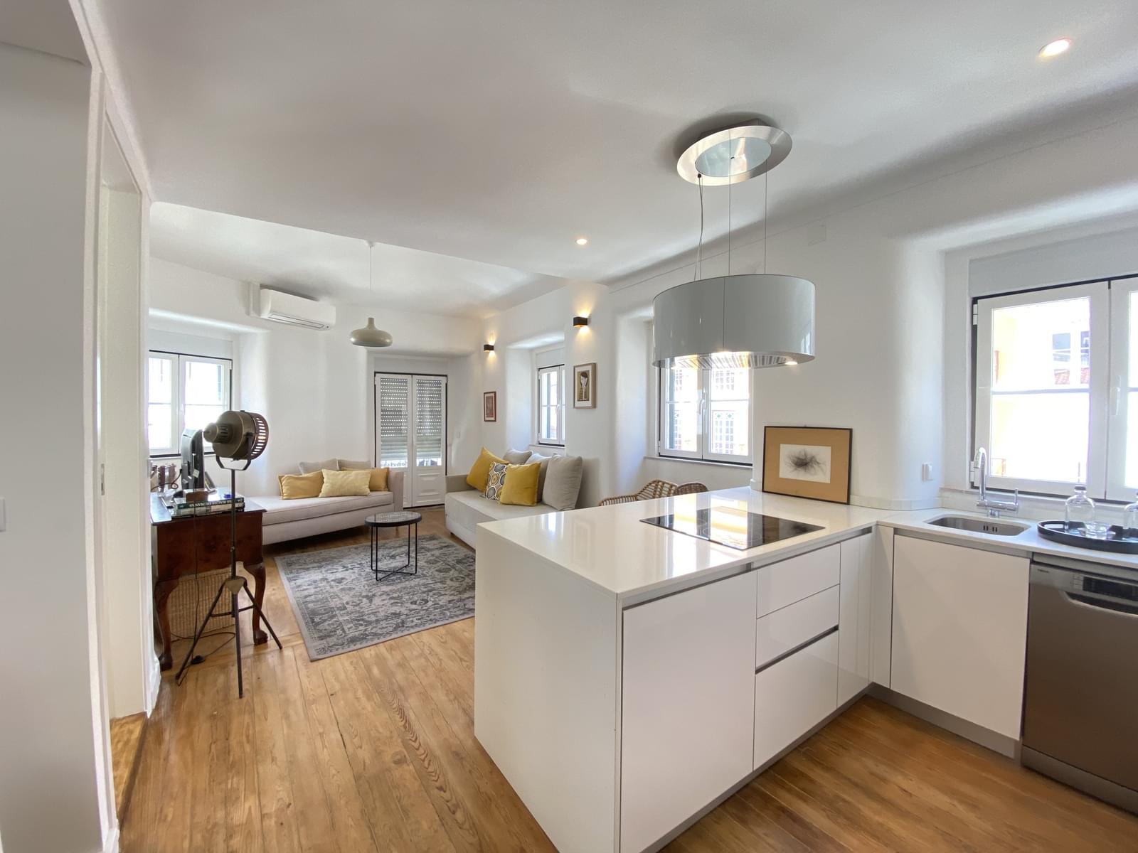 2 Bedroom Apartment with a view, Praça da Alegria, Lisboa - Image 17