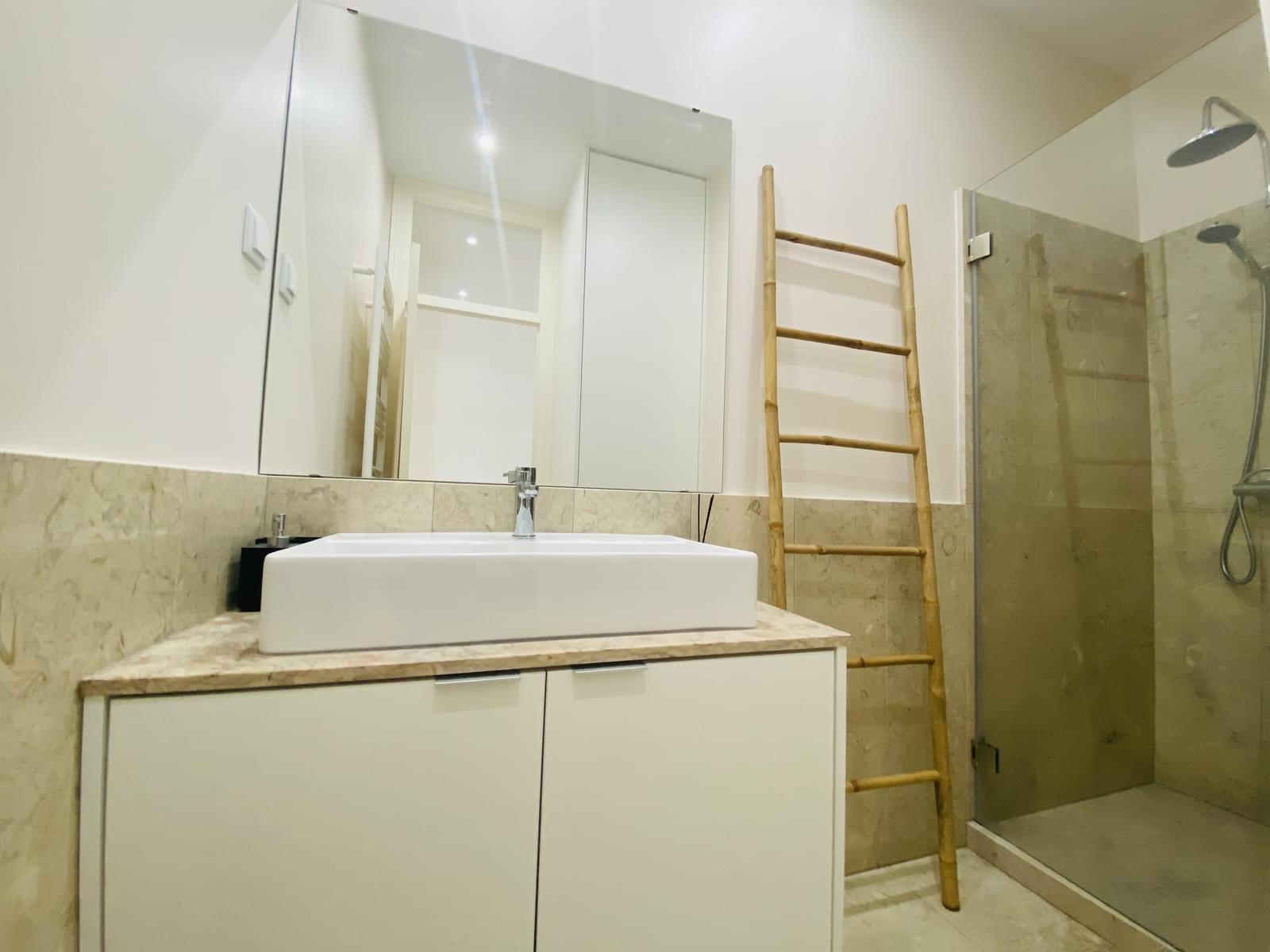 Apartamento T2 com vista, Castelo, Lisboa - Imagem 14
