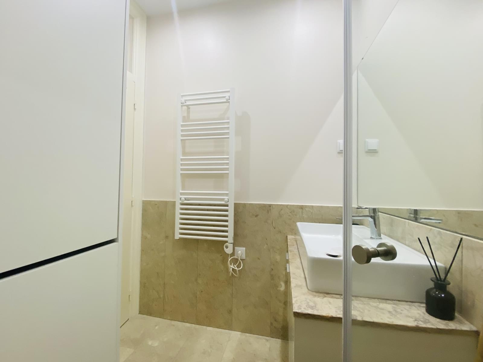 Apartamento T2 com vista, Castelo, Lisboa - Imagem 7