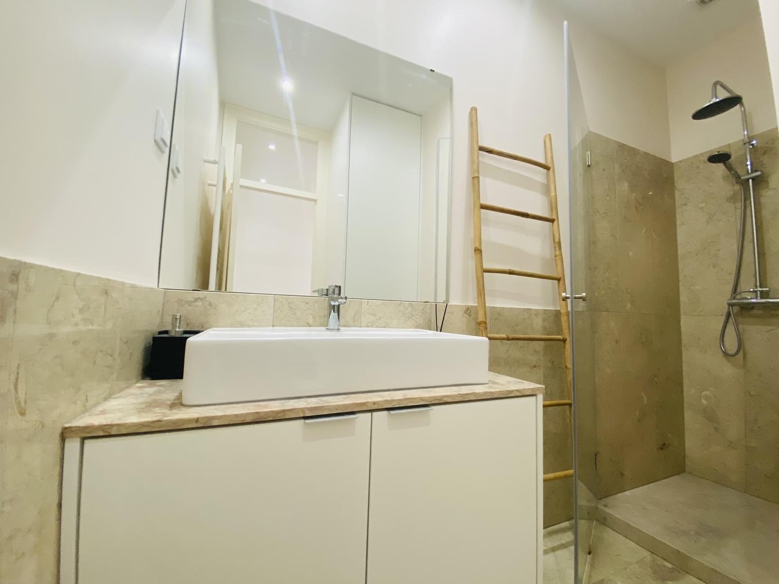 Apartamento T2 com vista, Castelo, Lisboa - Imagem 15