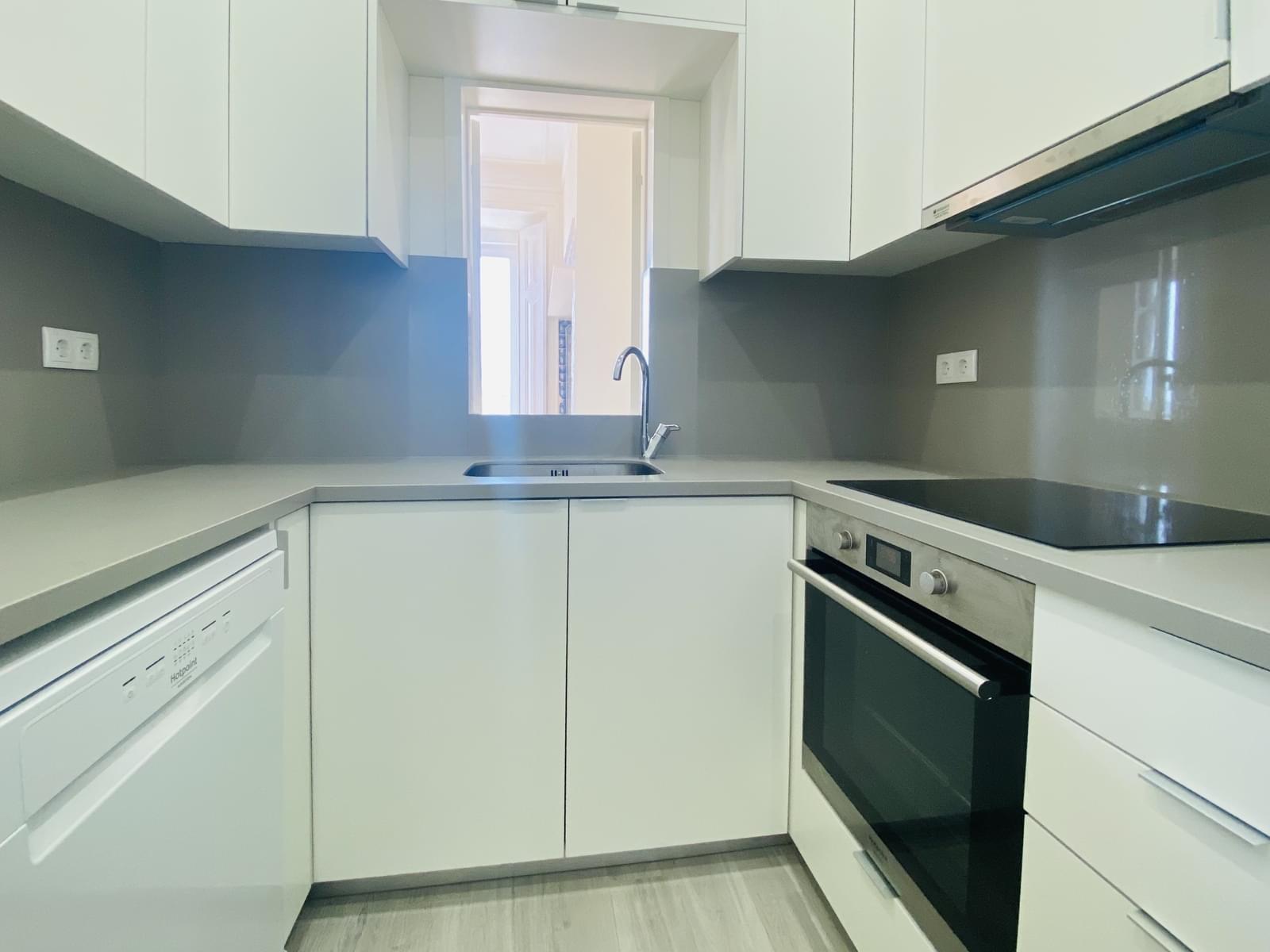 Apartamento T2 com vista, Castelo, Lisboa - Imagem 8