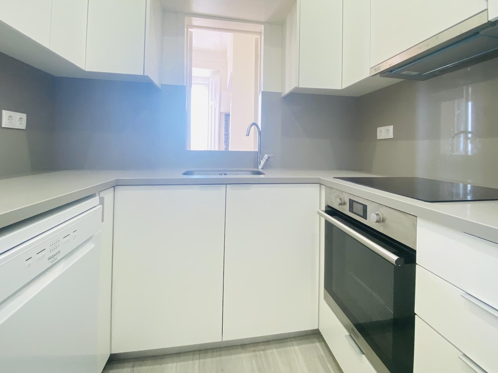 Apartamento T2 com vista, Castelo, Lisboa - Imagem 3