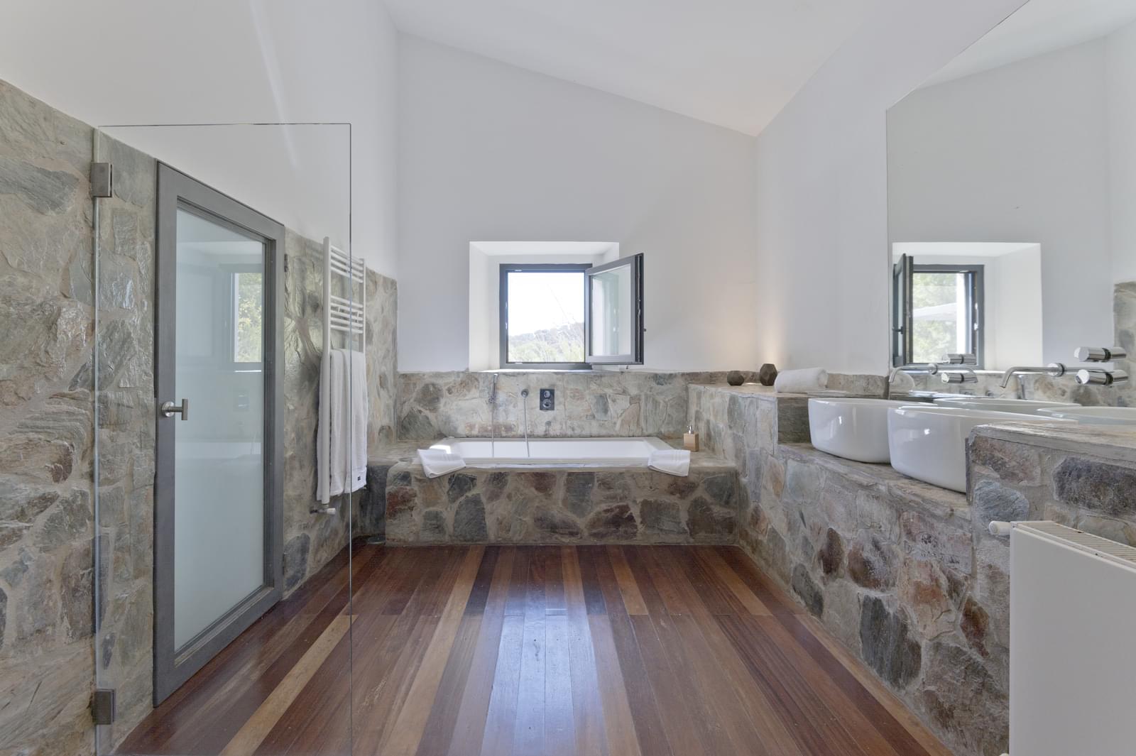22 Bedroom Farm/Ranch/Plantation's Image 71