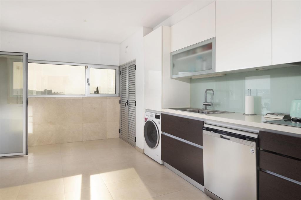 3 Bedroom Apartment with swimming pool, Algés, Oeiras 4006787811
