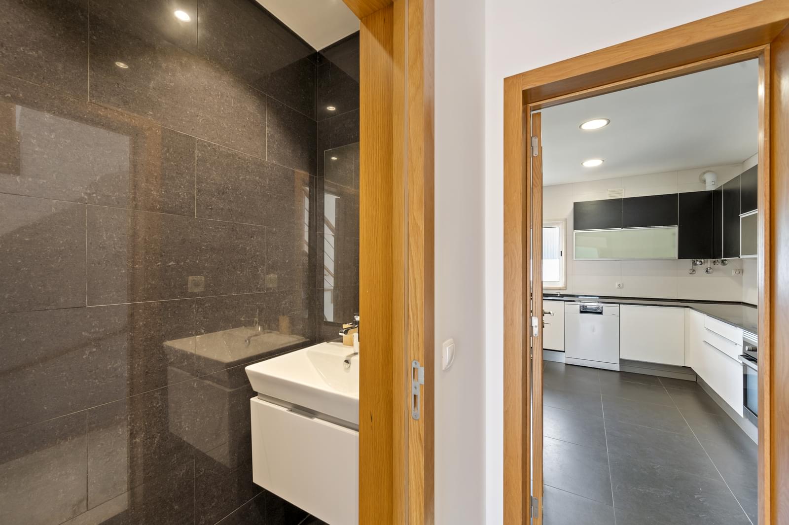 Moradia T3 com piscina, Tires, Cascais - Imagem 12