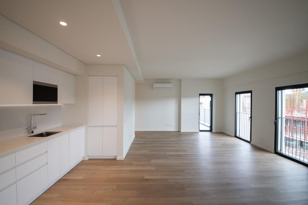 5 Bedroom Apartment in Rio Mirear, Miraflores, Oeiras 1079344948