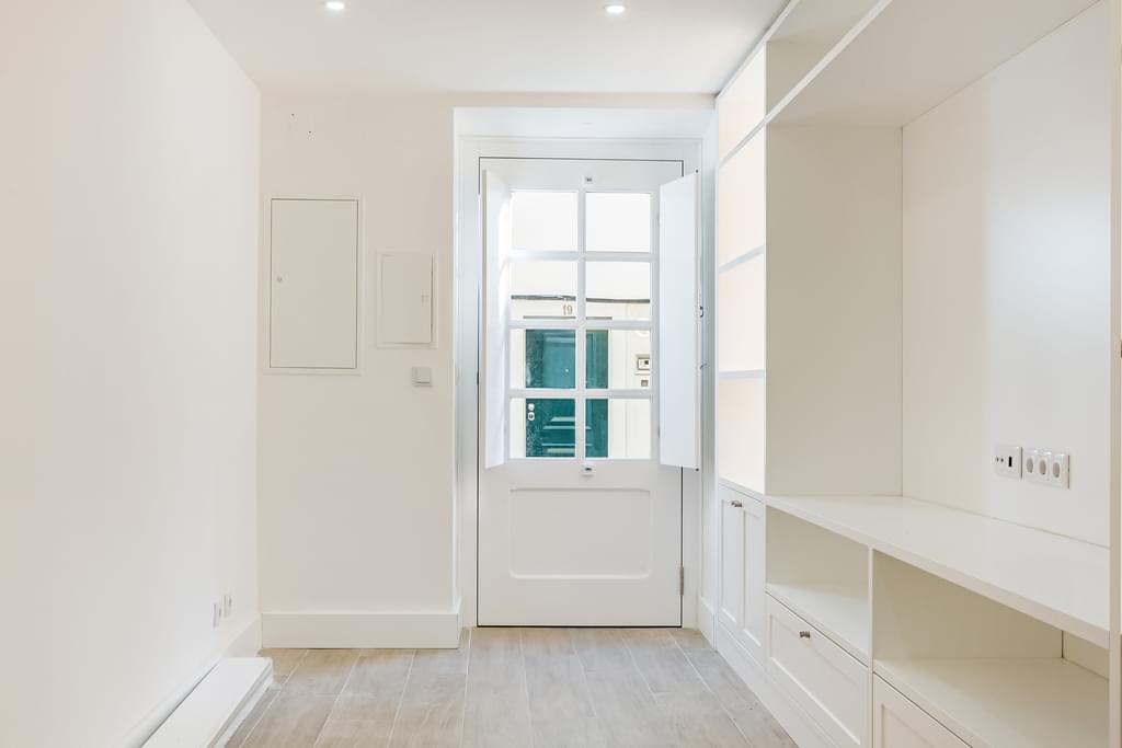 2 Bedroom Apartment renovated, Santos, Lisboa 965571530