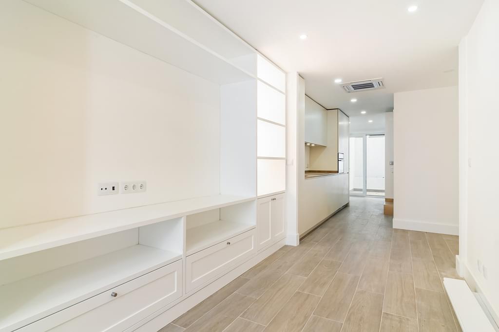 2 Bedroom Apartment renovated, Santos, Lisboa 965571530