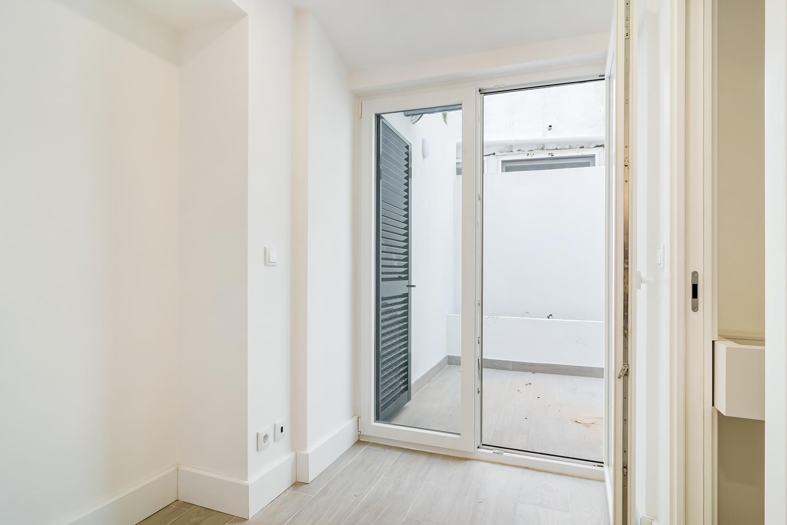 Apartamento T2 remodelado, Santos, Lisboa - Imagem 13