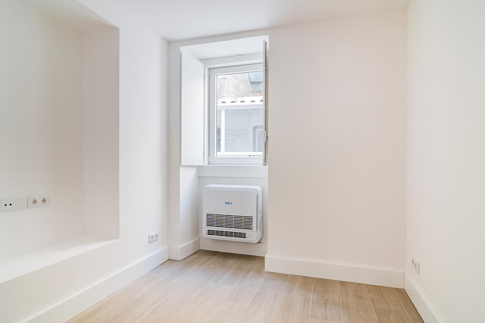 Apartamento T2 remodelado, Santos, Lisboa - Imagem 17