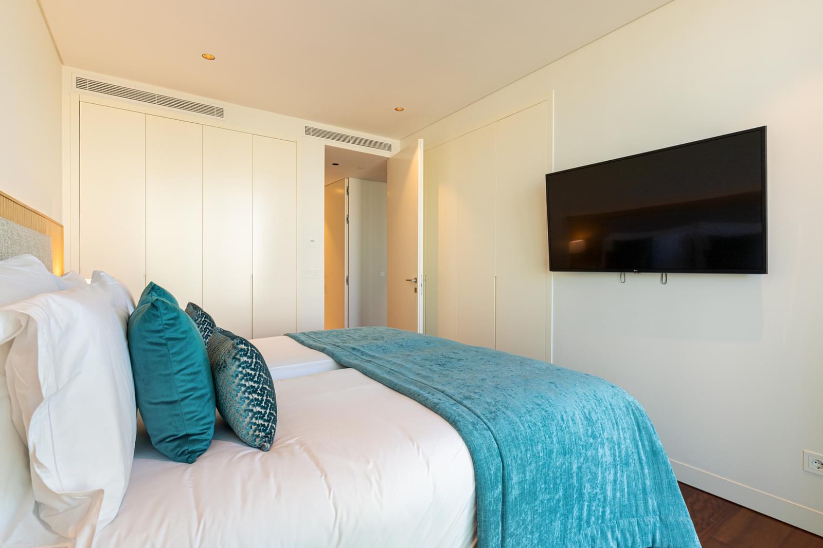 2 Bedroom Apartment/Flat's Image 32