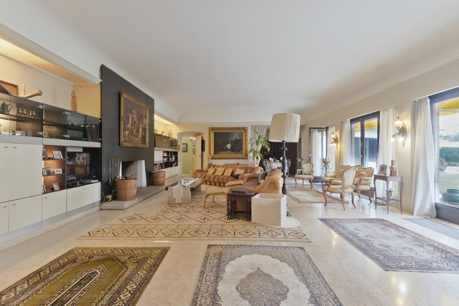 6 Bedroom Villa/Townhouse's Image 20