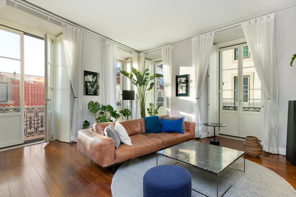 2 Bedroom Apartment with parking, Chiado, Lisboa 3499357095