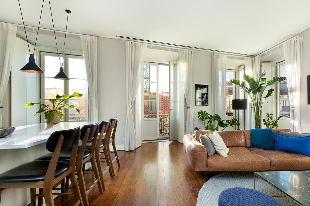2 Bedroom Apartment with parking, Chiado, Lisboa 3499357095