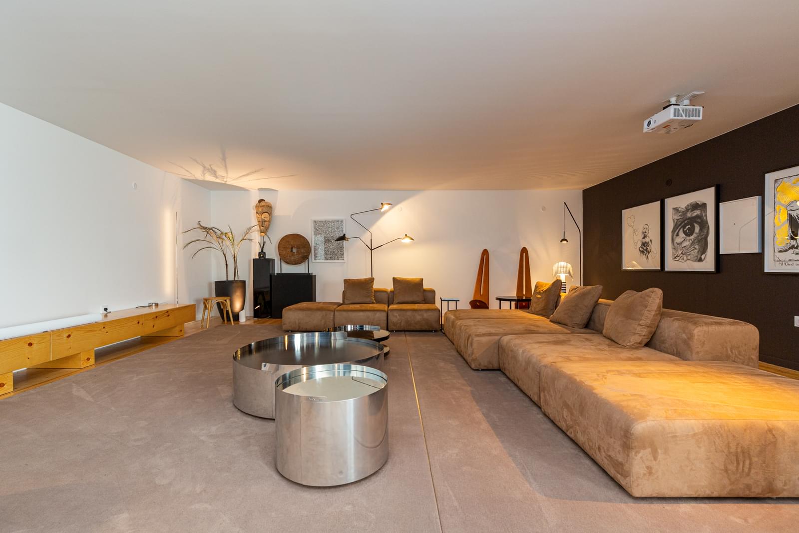 4 Bedroom Villa/Townhouse's Image 8