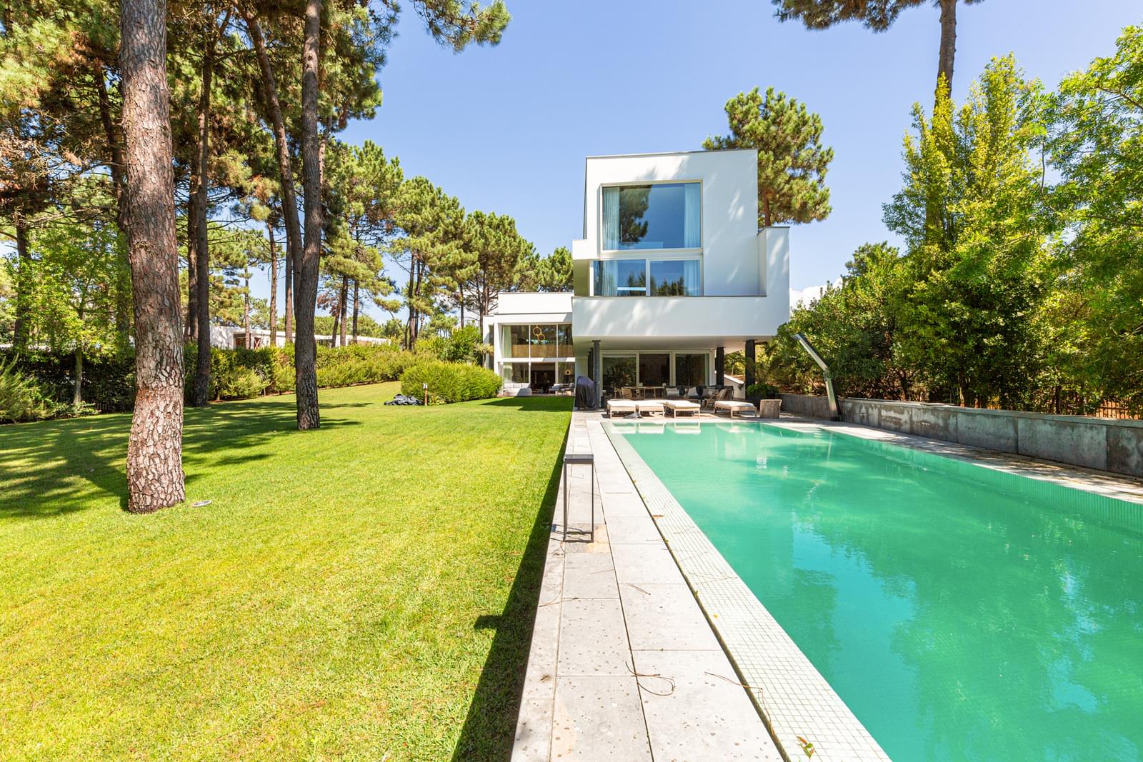 4 Bedroom Villa/Townhouse's Image 3