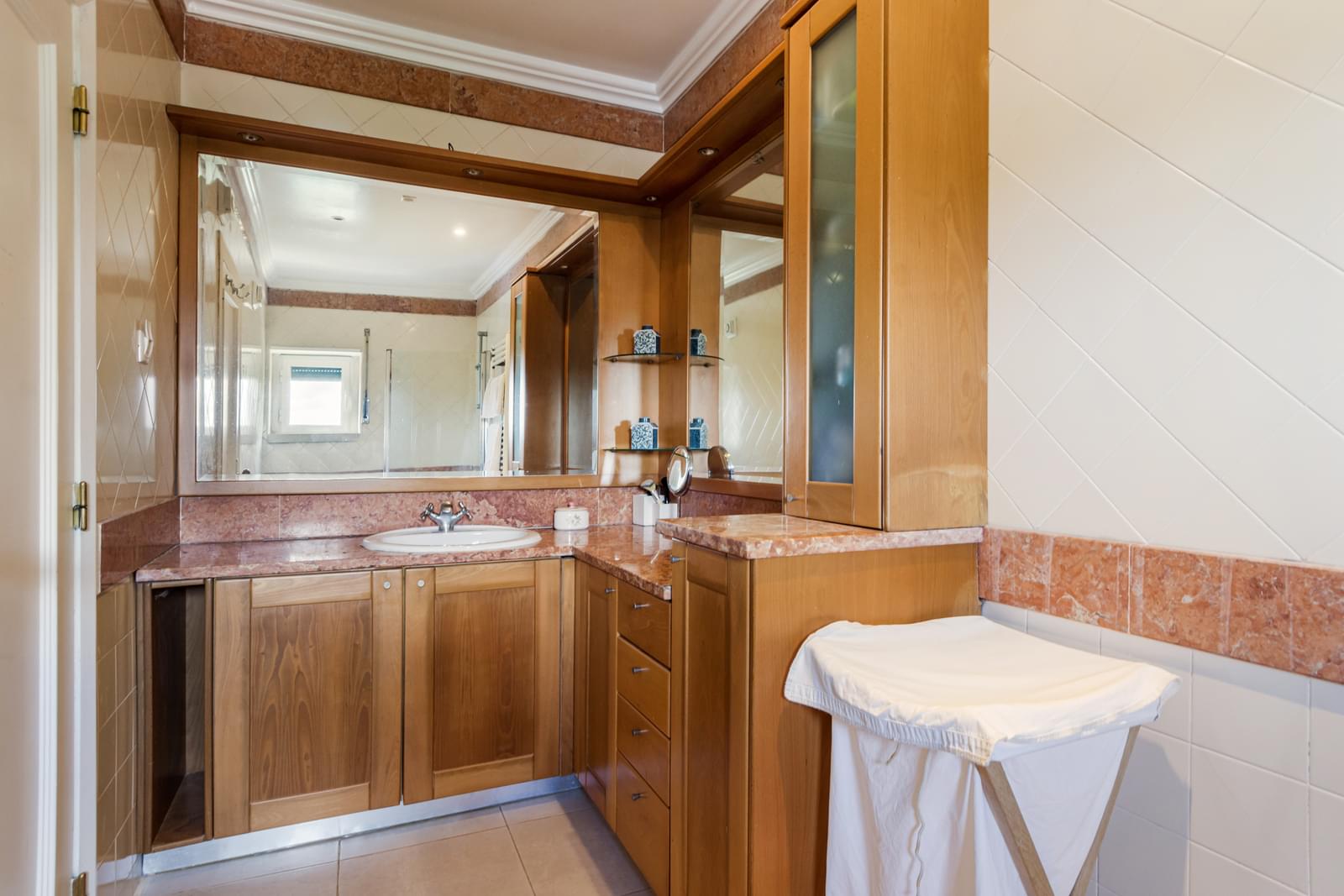 Moradia em Banda T4 + 1 com piscina, Torre, Cascais - Imagem 36