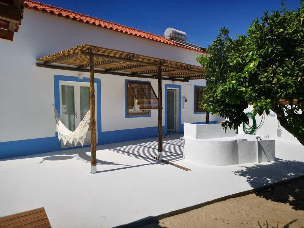 2 Bedroom House renovated, Grândola