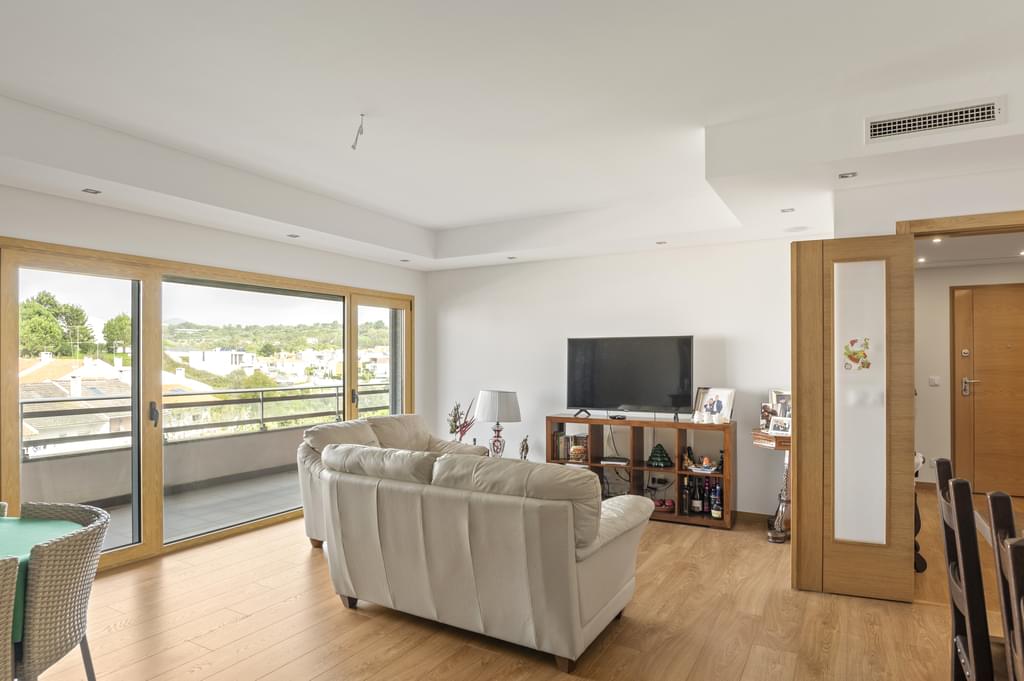 2 Bedroom Apartment with parking, Estoril, Cascais
