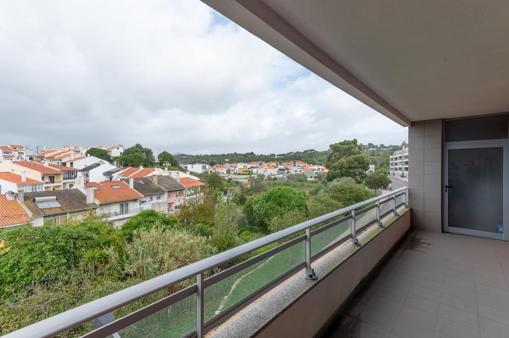 2 Bedroom Apartment with parking, Estoril, Cascais