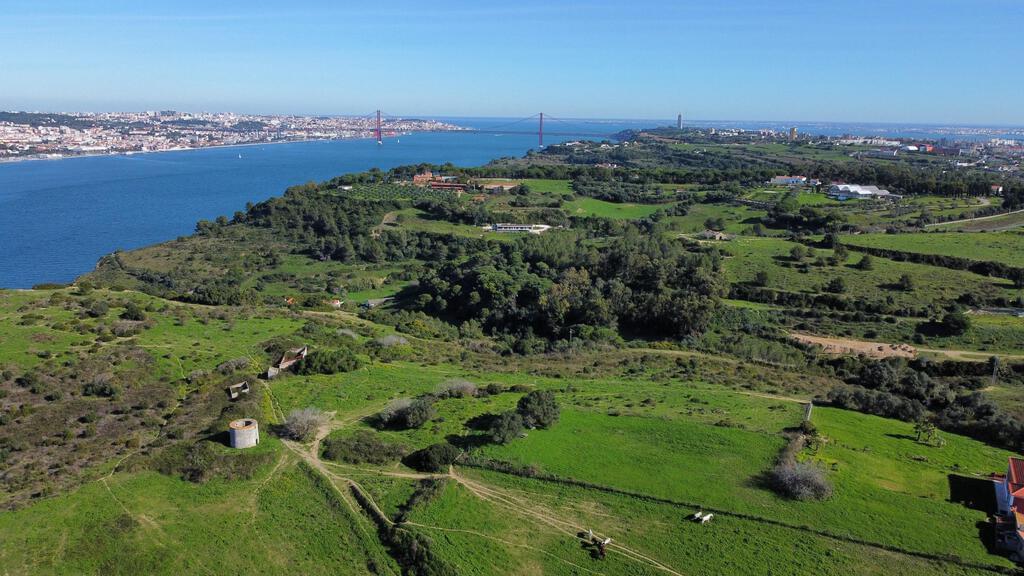 5 Bedroom Detached house with garden, Trafaria, Almada 1371006746