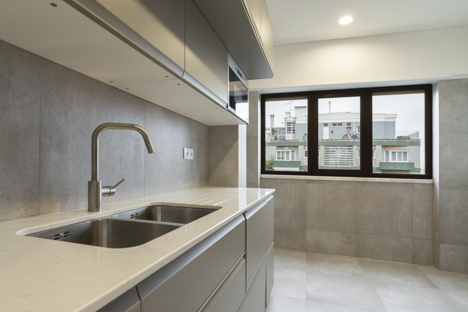 Apartamento T3 com varanda, Restelo, Lisboa - Imagem 3