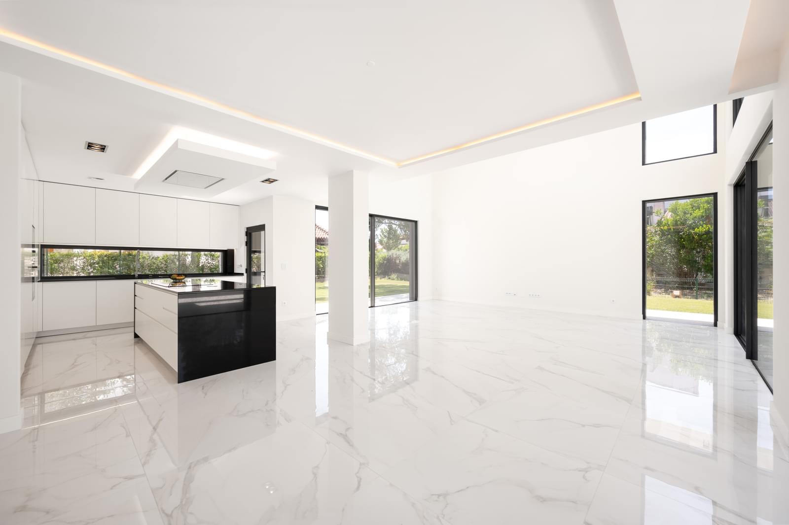 5 Bedroom Villa/Townhouse's Image 4