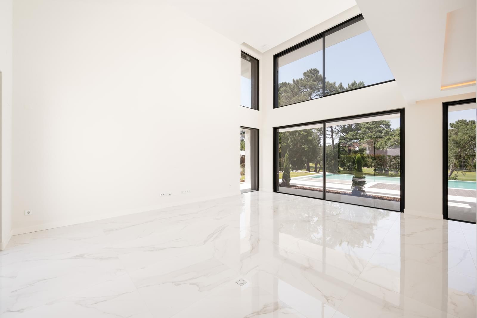 5 Bedroom Villa/Townhouse's Image 7