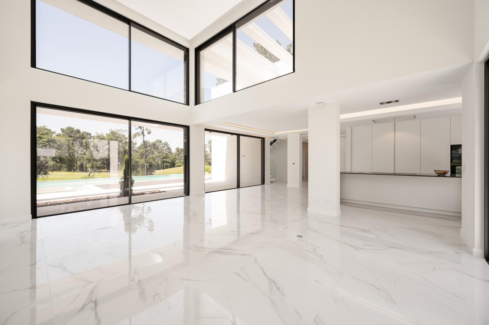 5 Bedroom Villa/Townhouse's Image 8
