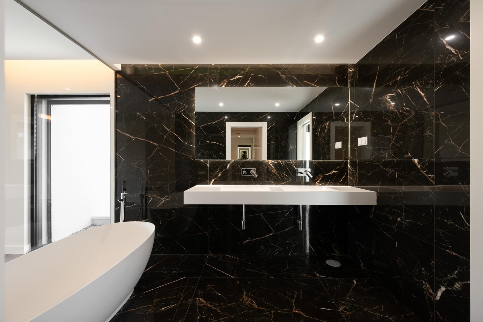 5 Bedroom Villa/Townhouse's Image 18