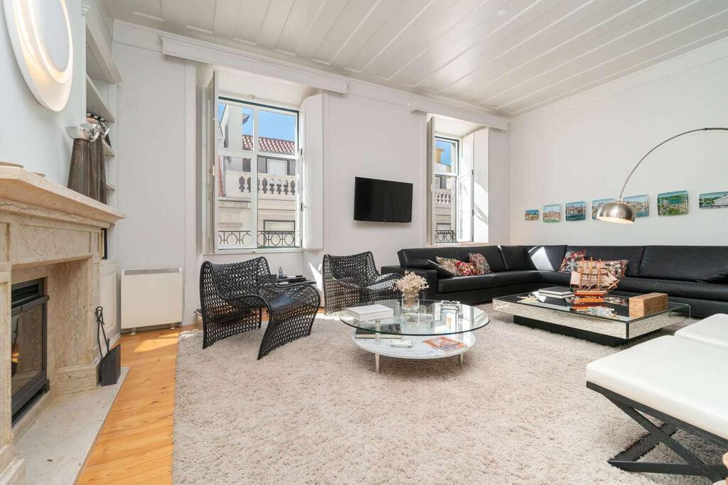 4 Bedroom Apartment with parking, Chiado, Lisboa 2863479005