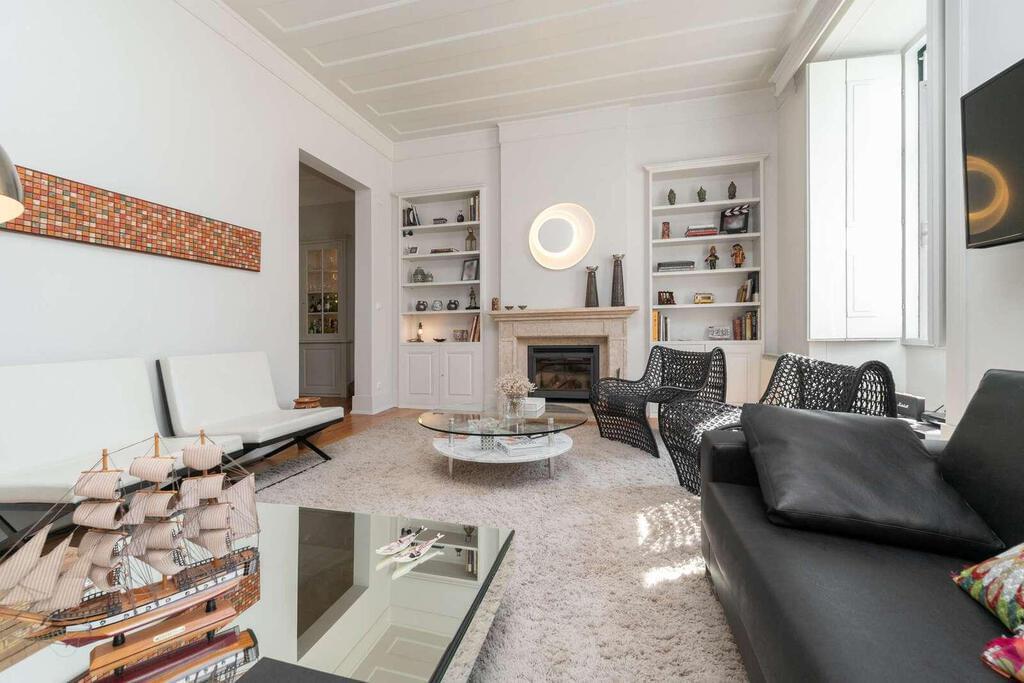 4 Bedroom Apartment with parking, Chiado, Lisboa 2863479005