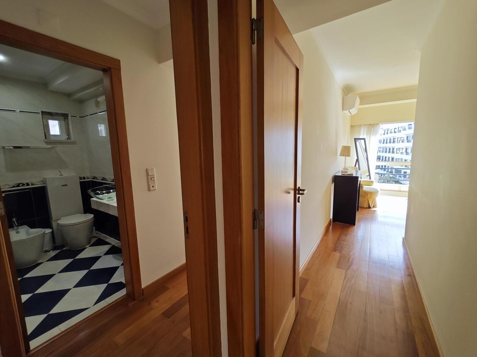 Apartamento T2 com jardim, Cascais - Imagem 19