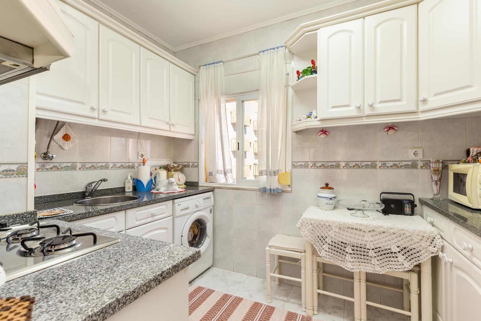 Apartamento T2 com vista, Encarnação, Lisboa - Imagem 10